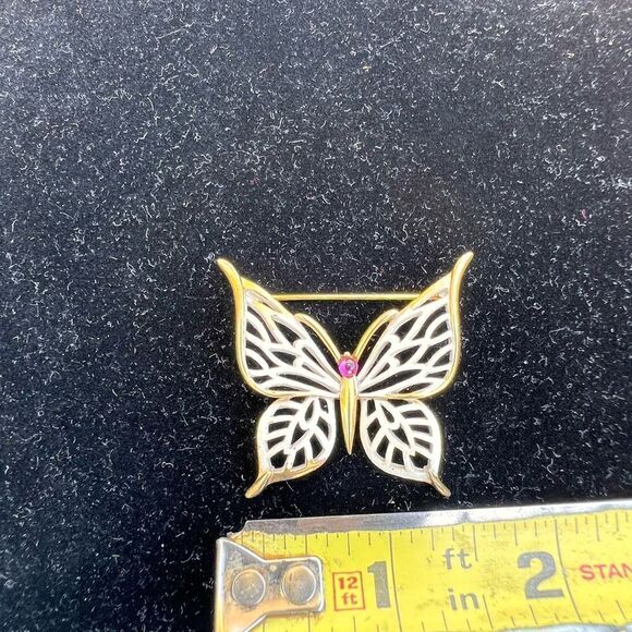 Crown Trifari Vintage Metal Butterfly Brooch With Red Gem White Gold Trim - Picture 7 of 7